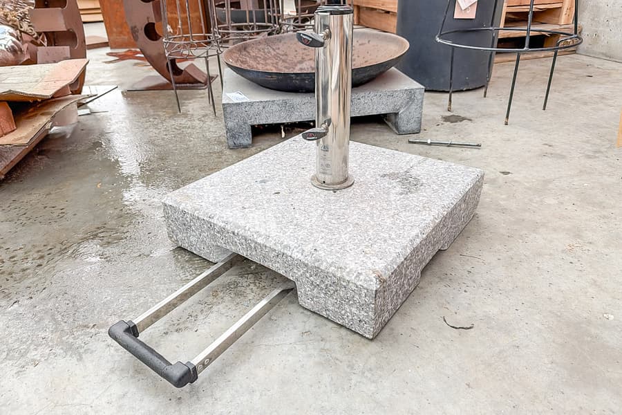 Granit Schirmständer Doppler, fahrbar